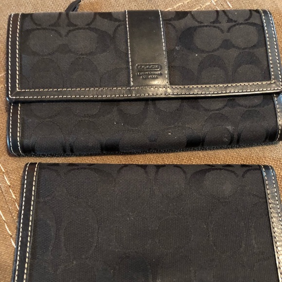 Authentic Coach Wallet - Picture 2 of 6
